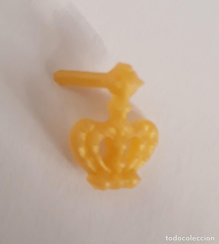 Mu&ntilde;ecas modernas: Pendiente desparejado de Mu&ntilde;eca Evie Descendientes - Foto 1