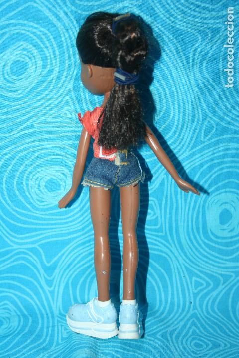 Mu&ntilde;ecas modernas: MU&Ntilde;ECA BRATZ MGA 2001 - Foto 2