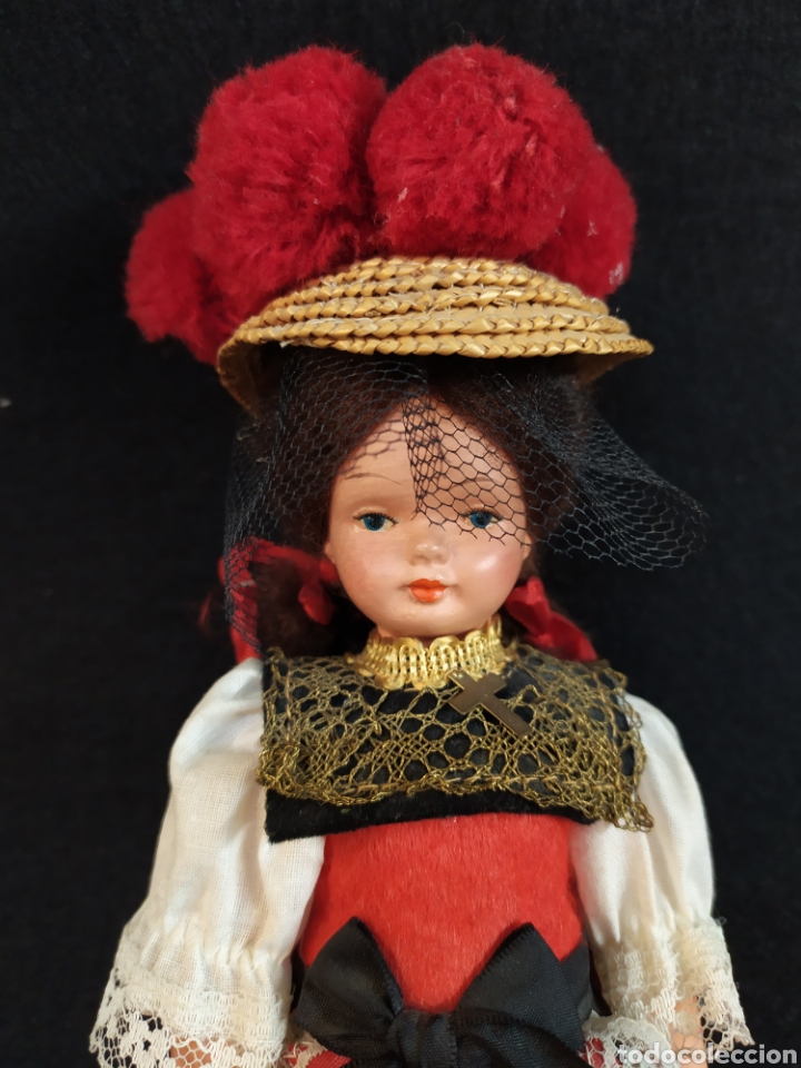 Mu&ntilde;ecas modernas: Mu&ntilde;eca, Molls trachten puppen. Mu&ntilde;eca de celuliode. - Foto 2