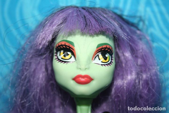 Mu&ntilde;ecas modernas: MU&Ntilde;ECA MONSTER HIGH 2012 - Foto 2