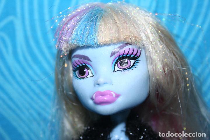 Mu&ntilde;ecas modernas: MU&Ntilde;ECA MONSTER HIGH ABBEY BOMINABLE 2010 - Foto 2