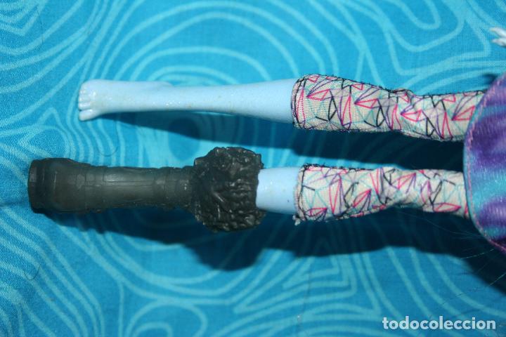 Mu&ntilde;ecas modernas: MU&Ntilde;ECA MONSTER HIGH ABBEY BOMINABLE 2010 - Foto 5