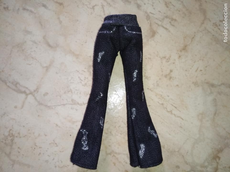 Mu&ntilde;ecas modernas: Pantalon para mu&ntilde;eca bratz cnn1 - Foto 1