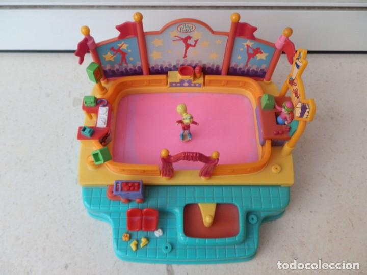 Bambole Moderne: POLLY POCKET PISTA PATINAJE DE BLUEBIRD. ENGLAND. A&Ntilde;O 1998 . 2 FIGURAS.
