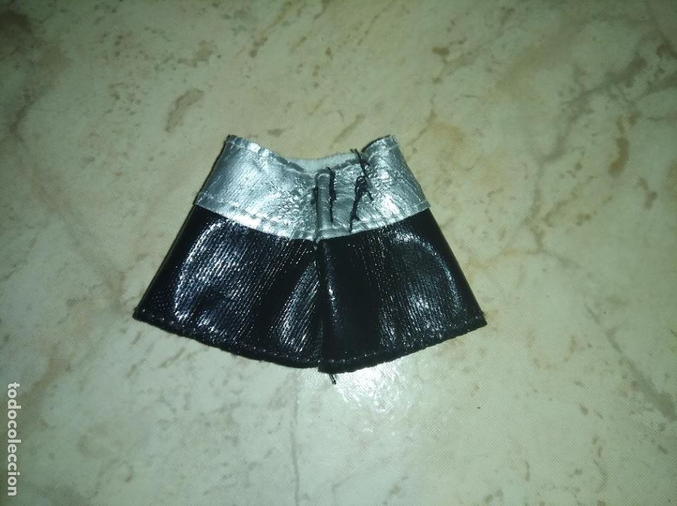 Mu&ntilde;ecas modernas: Falda de mu&ntilde;eca Monster high - Foto 2