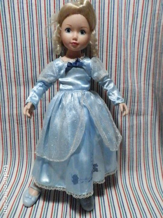 Mu&ntilde;ecas modernas: MU&Ntilde;ECA JOLINA CENICIENTA ARTICULADA - Foto 2