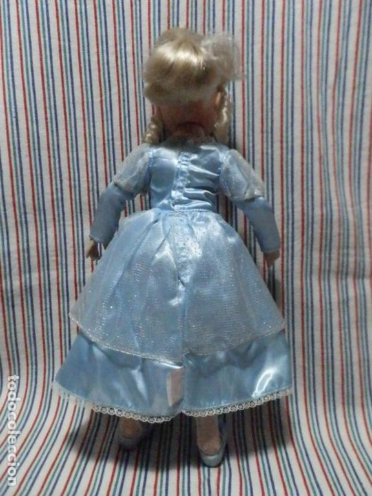 Mu&ntilde;ecas modernas: MU&Ntilde;ECA JOLINA CENICIENTA ARTICULADA - Foto 3