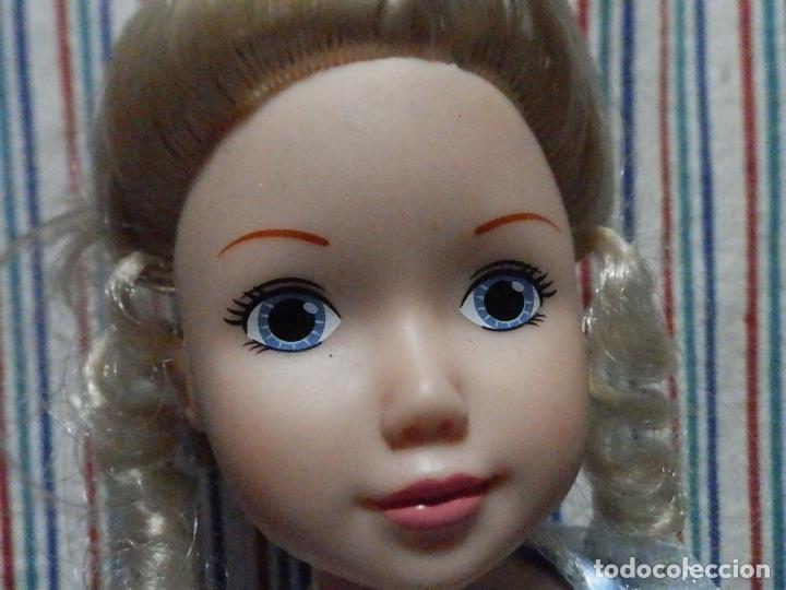 Mu&ntilde;ecas modernas: MU&Ntilde;ECA JOLINA CENICIENTA ARTICULADA - Foto 4