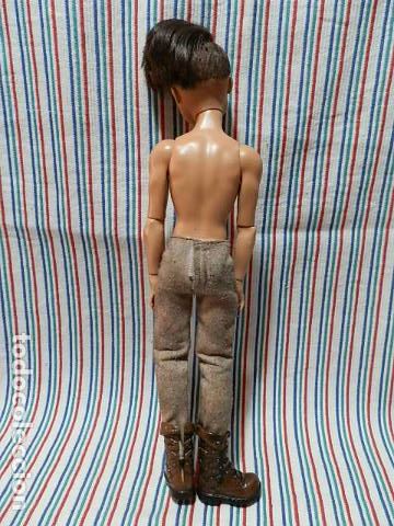 Mu&ntilde;ecas modernas: MU&Ntilde;ECO ARTICULADO MATTEL 2012 - Foto 2