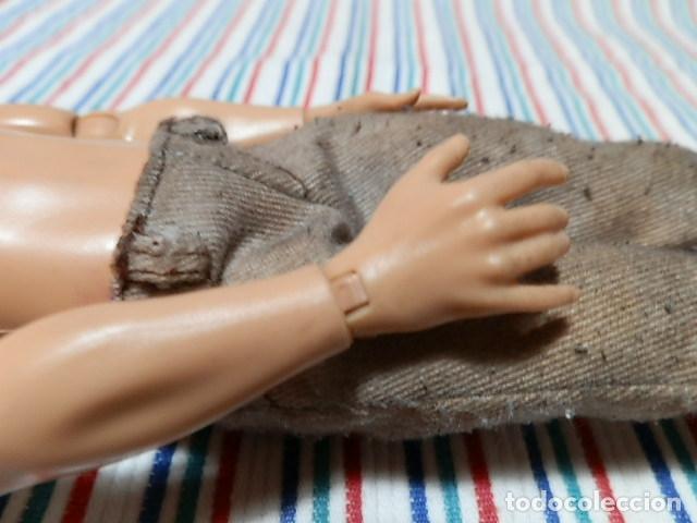 Mu&ntilde;ecas modernas: MU&Ntilde;ECO ARTICULADO MATTEL 2012 - Foto 4