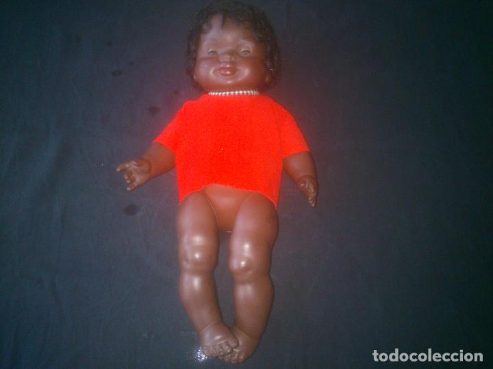 Mu&ntilde;ecas modernas: ANTIGUA MU&Ntilde;ECA NEGRA SIN / MARCA. - Foto 1