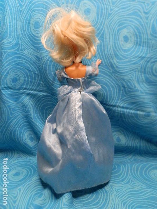 Mu&ntilde;ecas modernas: MU&Ntilde;ECA CENICIENTA DISNEY SIMBA - Foto 3