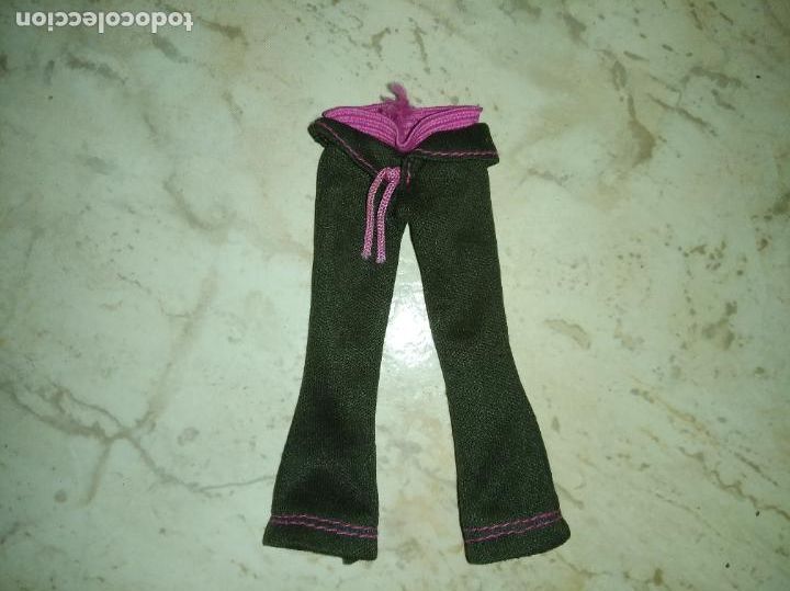 Mu&ntilde;ecas modernas: Pantalon para mu&ntilde;eca tama&ntilde;o bratz - Foto 1