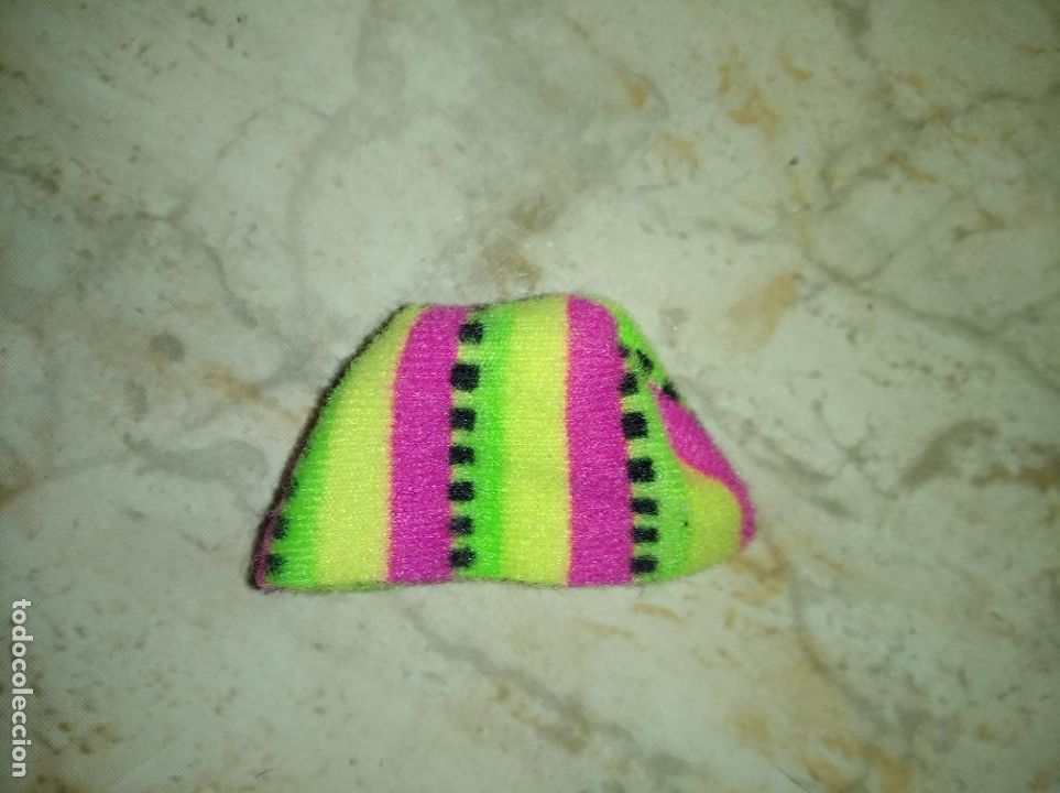Mu&ntilde;ecas modernas: Gorro de mu&ntilde;eca Monster high - Foto 2