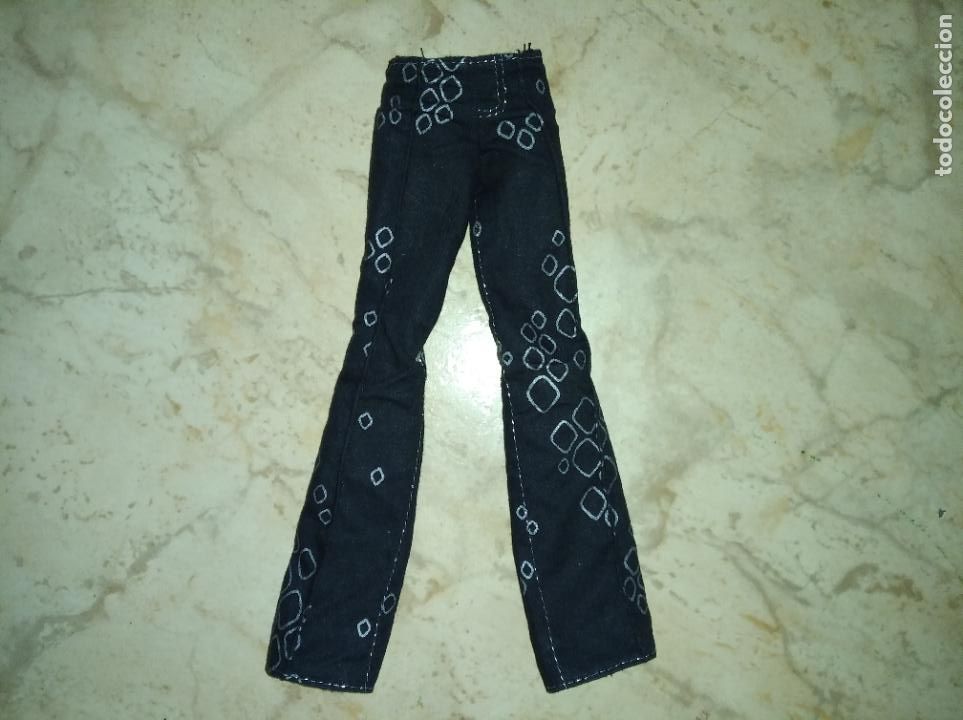 Mu&ntilde;ecas modernas: Pantalon de mu&ntilde;eco monster high - Foto 1