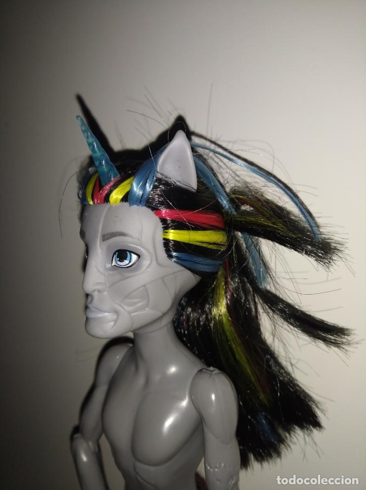 Mu&ntilde;ecas modernas: Mu&ntilde;eco Monster high - Foto 3