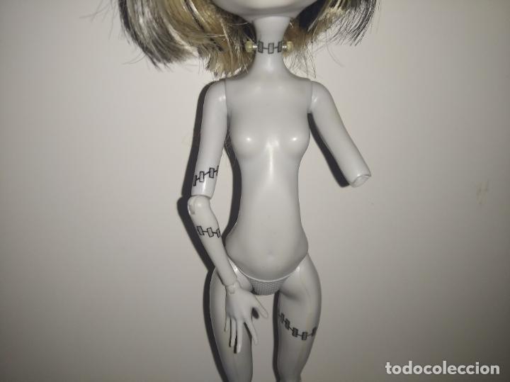 Mu&ntilde;ecas modernas: Mu&ntilde;eca Monster high Frankie - Foto 2
