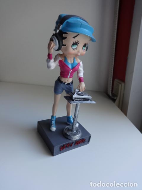 Mu&ntilde;ecas modernas: MU&Ntilde;ECA BETTY BOOP IMPOLUTA - Foto 1