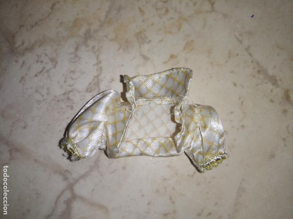 Mu&ntilde;ecas modernas: Chaqueta de mu&ntilde;eca ever after high - Foto 1