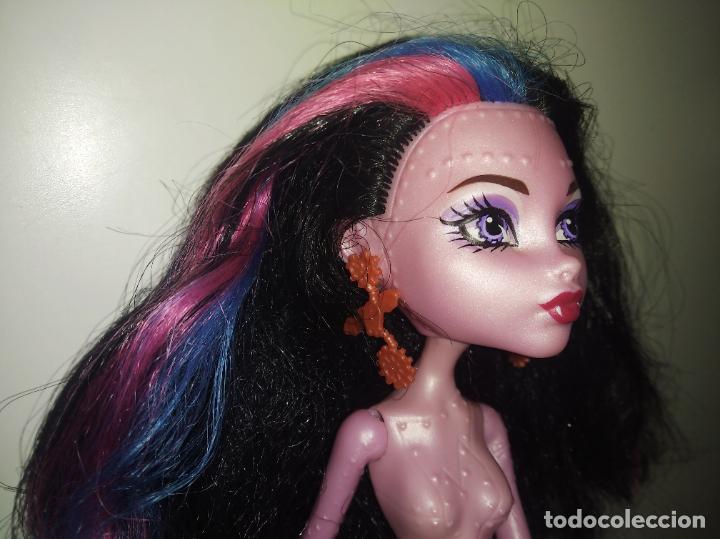 Mu&ntilde;ecas modernas: Mu&ntilde;eca Monster high Dracubecca Freaky Fusions - Foto 2