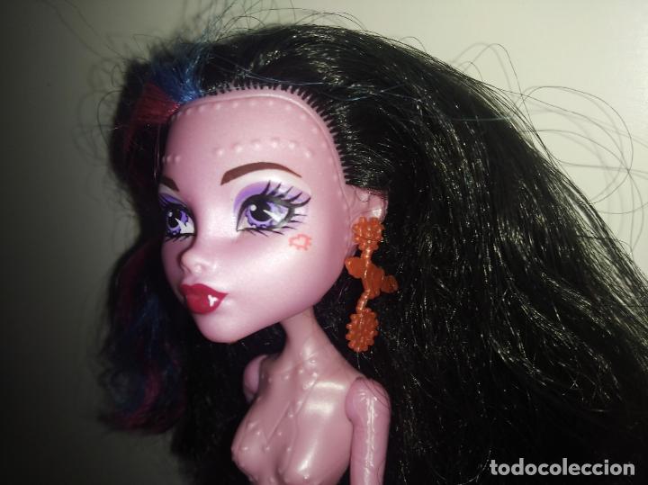 Mu&ntilde;ecas modernas: Mu&ntilde;eca Monster high Dracubecca Freaky Fusions - Foto 3