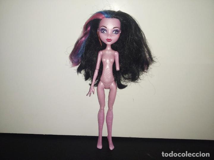 Mu&ntilde;ecas modernas: Mu&ntilde;eca Monster high Dracubecca Freaky Fusions - Foto 5