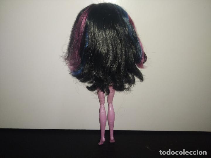 Mu&ntilde;ecas modernas: Mu&ntilde;eca Monster high Dracubecca Freaky Fusions - Foto 6