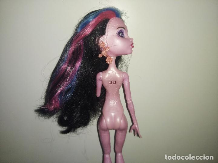 Mu&ntilde;ecas modernas: Mu&ntilde;eca Monster high Dracubecca Freaky Fusions - Foto 7