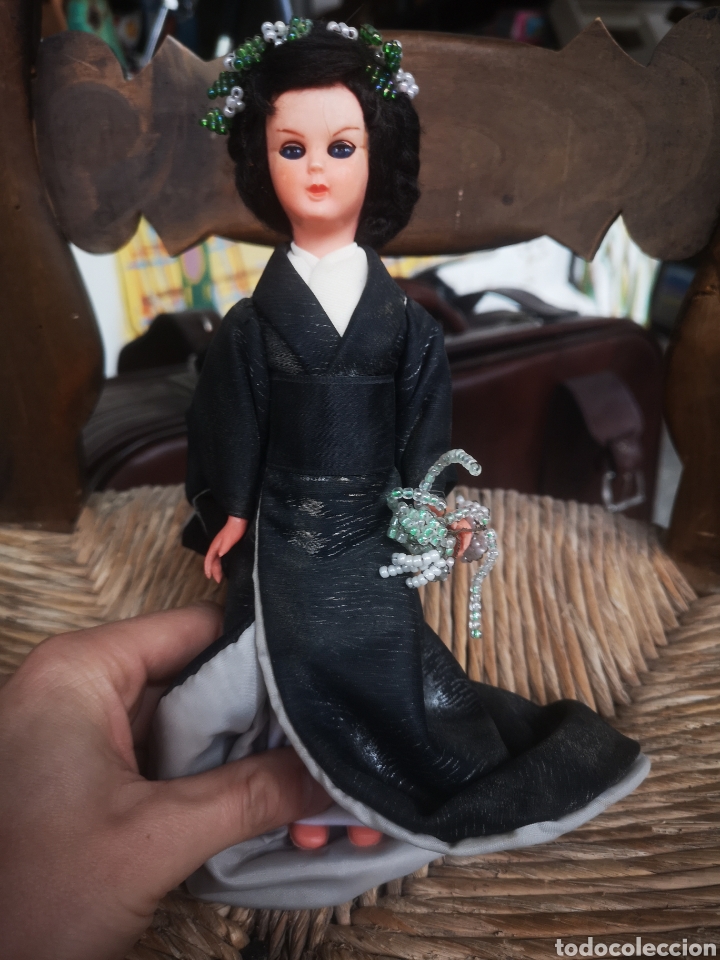 Mu&ntilde;ecas modernas: Mu&ntilde;eca tradicional con kimono 21 cm - Foto 1