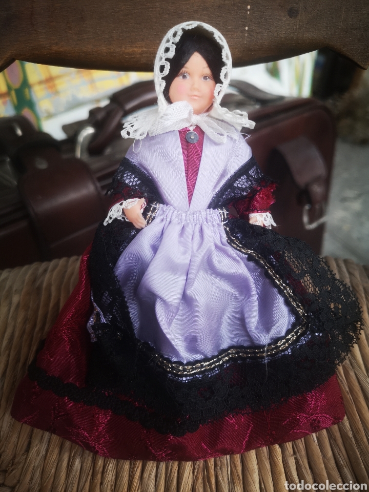 Mu&ntilde;ecas modernas: Mu&ntilde;eca ropa tradicional 15 cm de altura - Foto 1