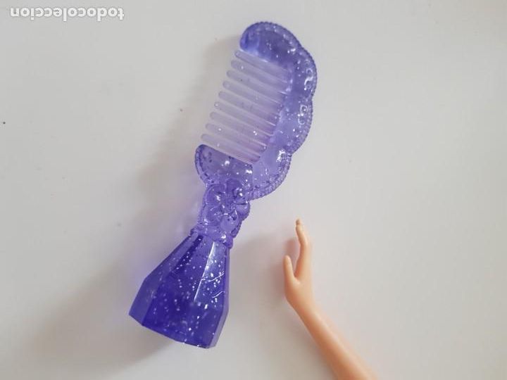 Mu&ntilde;ecas modernas: Peine - Foto 1