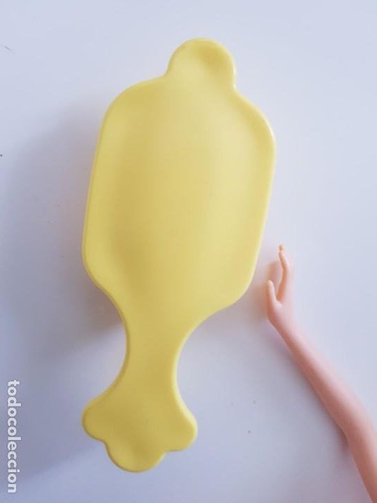 Mu&ntilde;ecas modernas: Peine - Foto 1