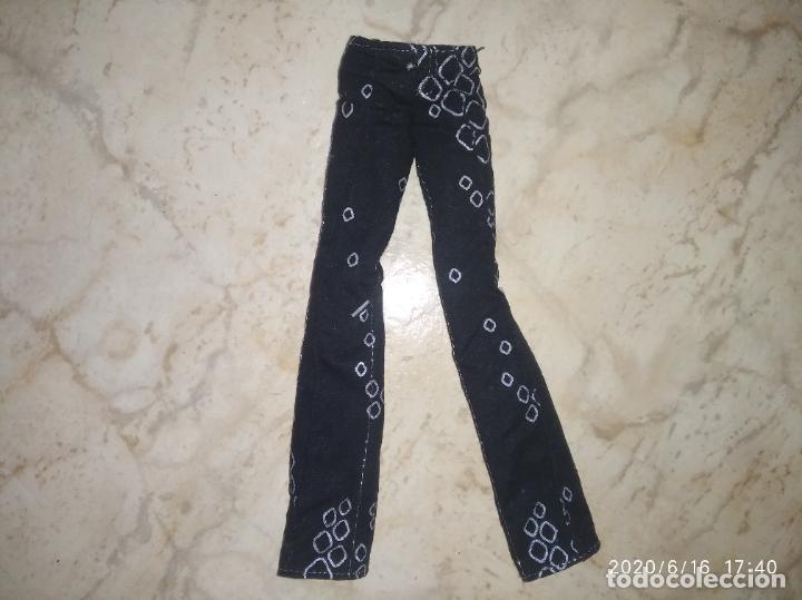 Mu&ntilde;ecas modernas: Pantal&oacute;n de mu&ntilde;eco Monster high - Foto 1
