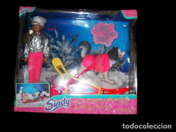 Mu&ntilde;ecas modernas: Mu&ntilde;eca Sindy y su perro Nusky camina - Foto 1