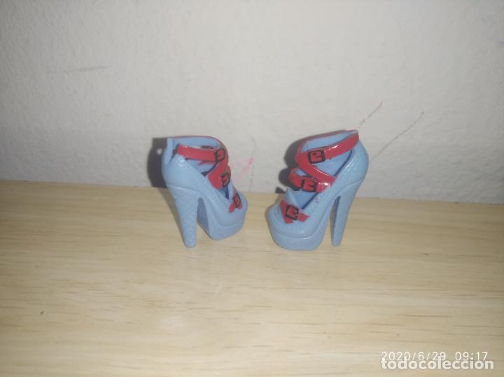 Mu&ntilde;ecas modernas: Zapatos de mu&ntilde;eca Monster high - Foto 3