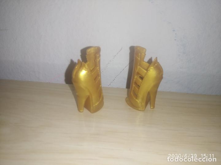Mu&ntilde;ecas modernas: Zapatos de mu&ntilde;eca Monster high - Foto 3