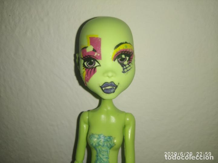 Mu&ntilde;ecas modernas: Mu&ntilde;eca Monster high - Foto 1