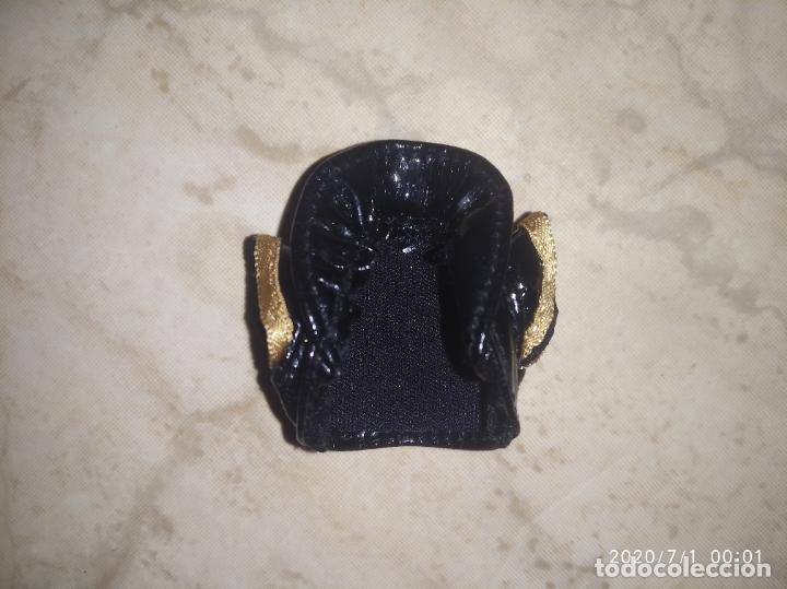 Mu&ntilde;ecas modernas: Chaqueta de mu&ntilde;eca monster high - Foto 1