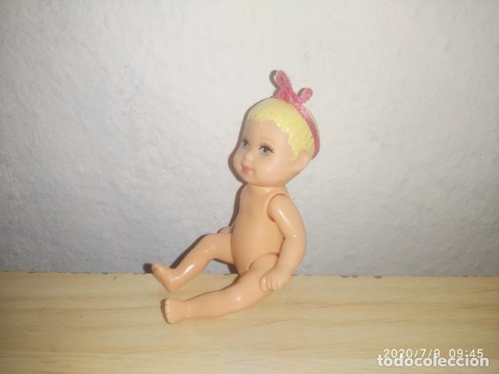 Mu&ntilde;ecas modernas: Mu&ntilde;eca bebe de Barbie krissy - Foto 2