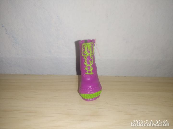 Mu&ntilde;ecas modernas: Zapato izquierdo de mu&ntilde;eca Monster high - Foto 2