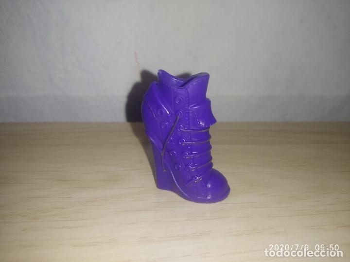 Mu&ntilde;ecas modernas: Zapato izquierdo de mu&ntilde;eca Monster high - Foto 2