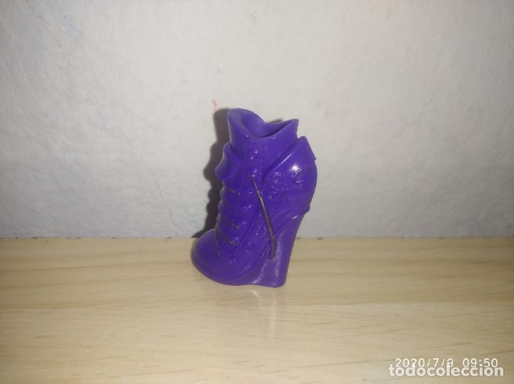 Mu&ntilde;ecas modernas: Zapato izquierdo de mu&ntilde;eca Monster high - Foto 3