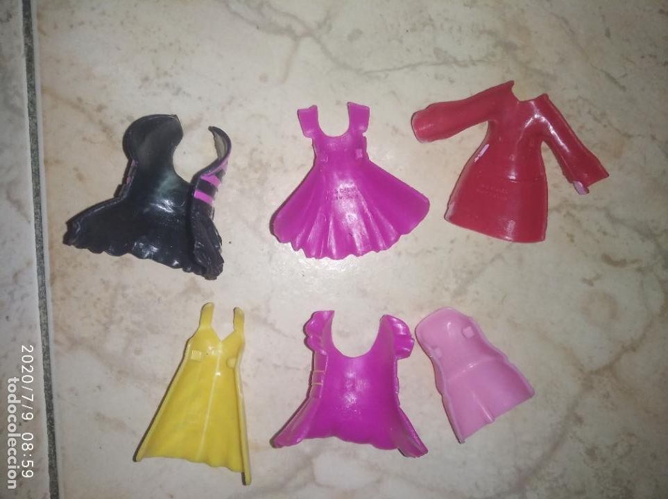 Mu&ntilde;ecas modernas: Lote de ropa de mu&ntilde;eca mga - Foto 1