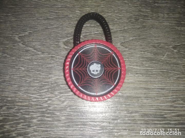 Mu&ntilde;ecas modernas: Bolso de mu&ntilde;eca monster high - Foto 1