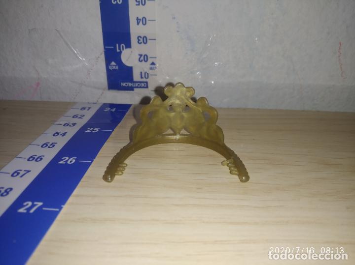 Mu&ntilde;ecas modernas: Corona de mu&ntilde;eca maniqu&iacute; princesa - Foto 3
