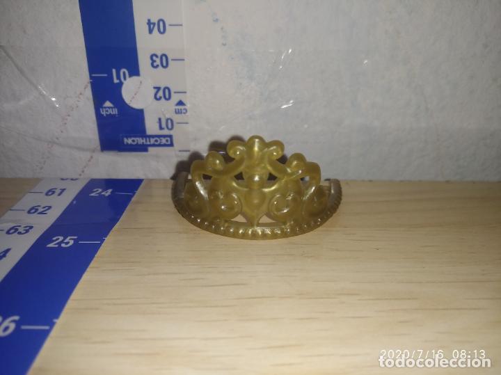 Mu&ntilde;ecas modernas: Corona de mu&ntilde;eca maniqu&iacute; princesa - Foto 1