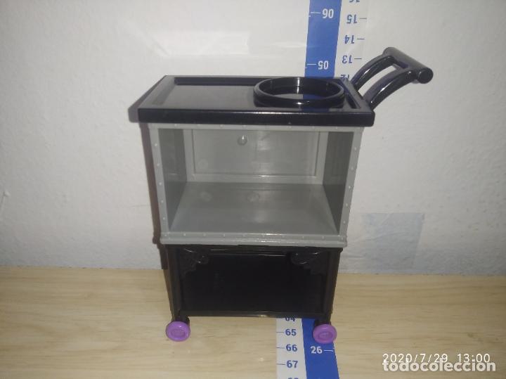 Mu&ntilde;ecas modernas: Carrito accesorio de Monster high - Foto 1