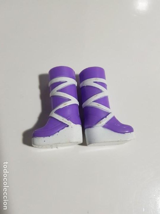 Mu&ntilde;ecas modernas: Zapatos ni&ntilde;a bratz - Foto 1
