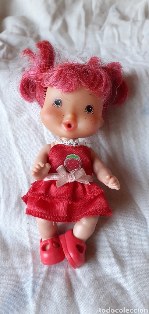 Mu&ntilde;ecas modernas: MU&Ntilde;ECA TARTA DE FRESA 2008 - Foto 1
