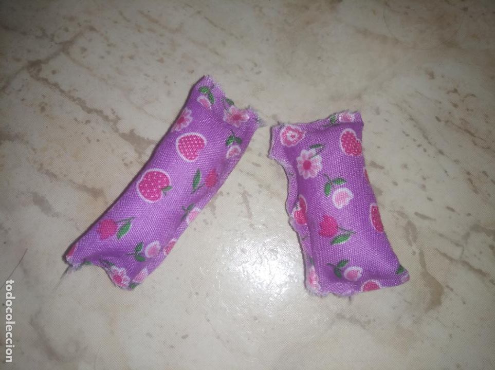 Mu&ntilde;ecas modernas: Cojines para mu&ntilde;eca Monster high - Foto 2